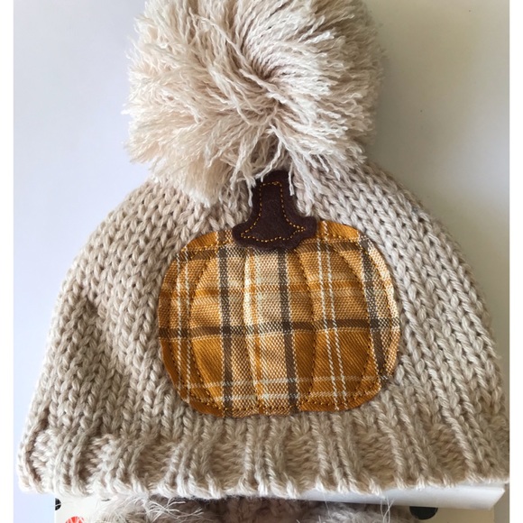 HALLOWEEN 🎃 NEWBORN HAT & BOOTIES - Picture 4 of 4